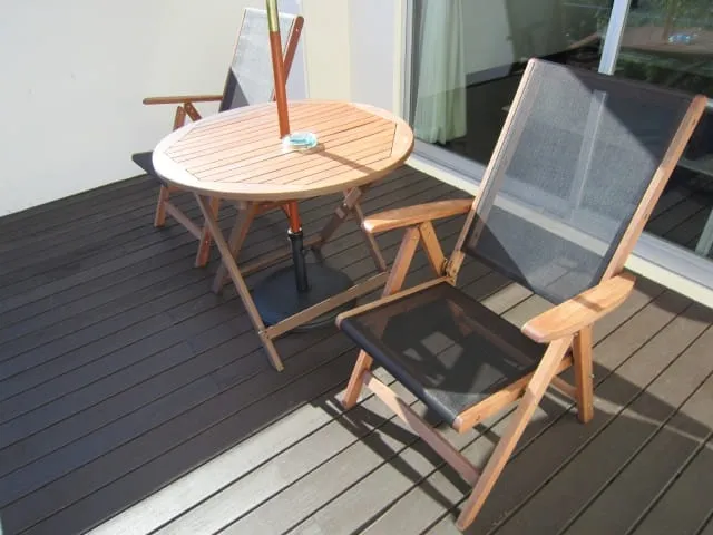 エクステリアにデッキテラスを取り入れる魅力とは？設置のメリットと活用法を解説